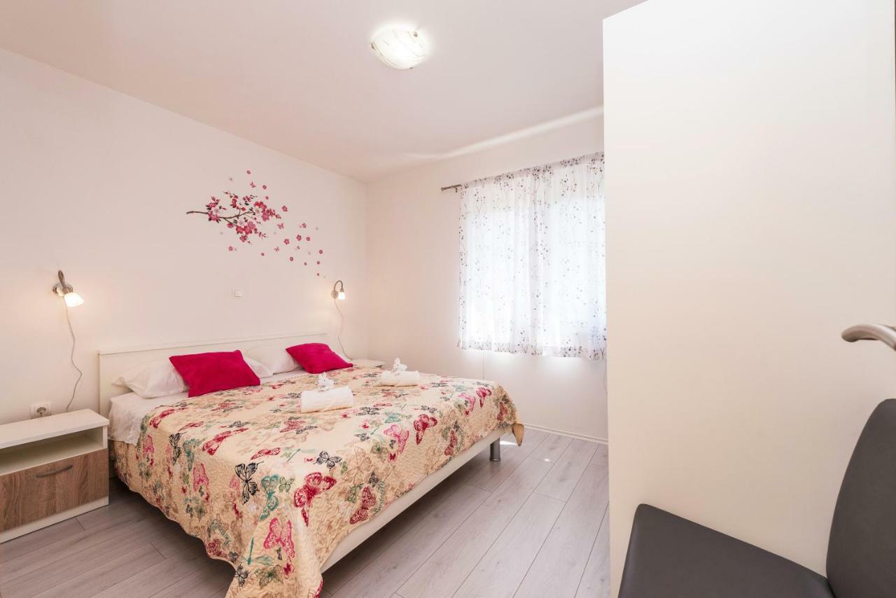 Apartman Micko Привлака Экстерьер фото