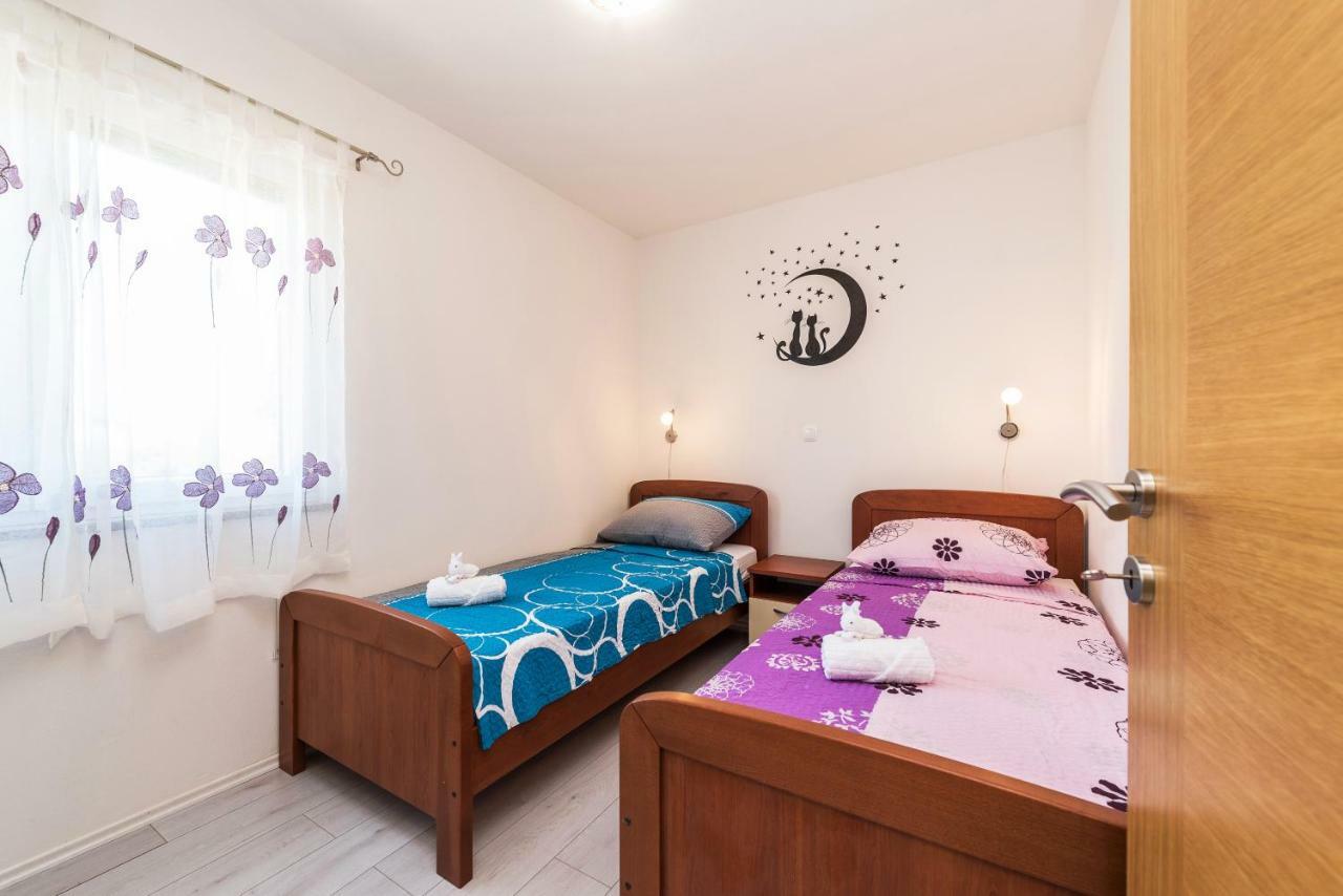 Apartman Micko Привлака Экстерьер фото